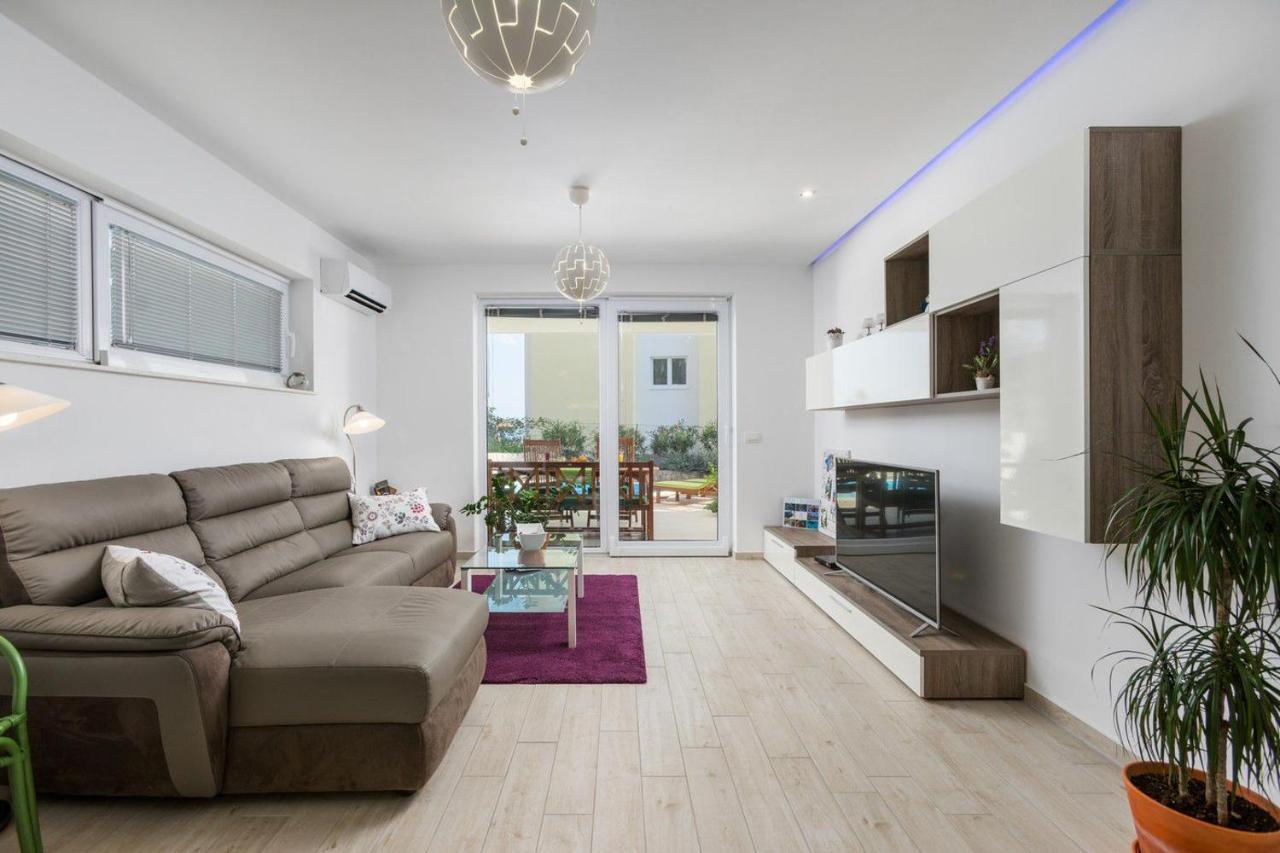 Lux Apartment Sandra Макарська Екстер'єр фото